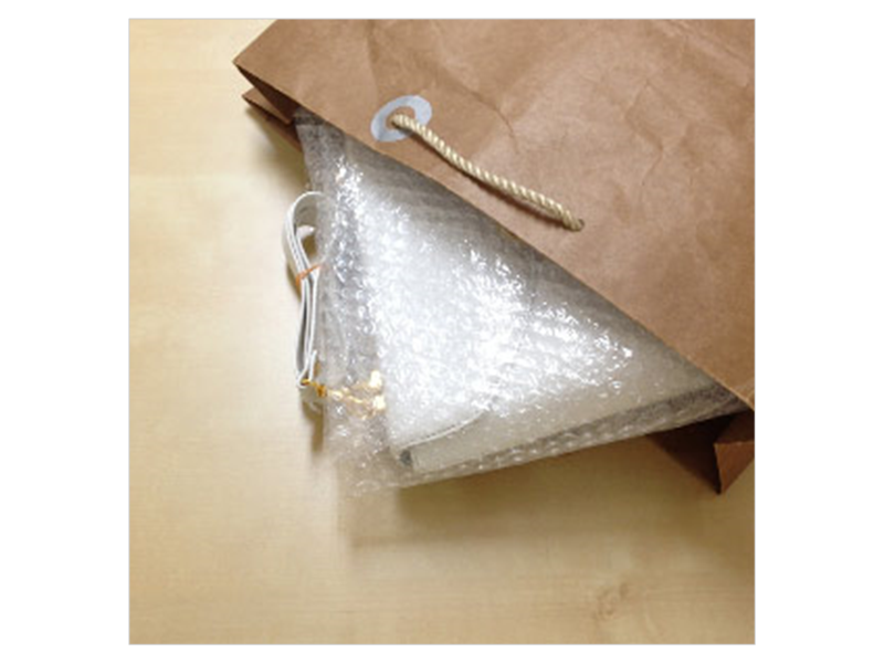 商品を梱包する_バッグ_２.png